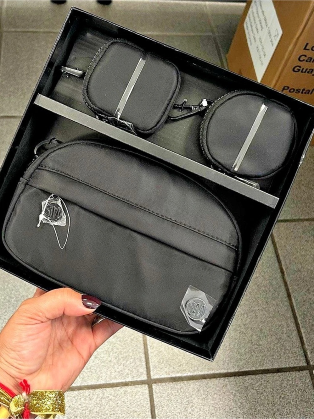 Steve Madden Sunglasses & Zip Pouch in Black NWT